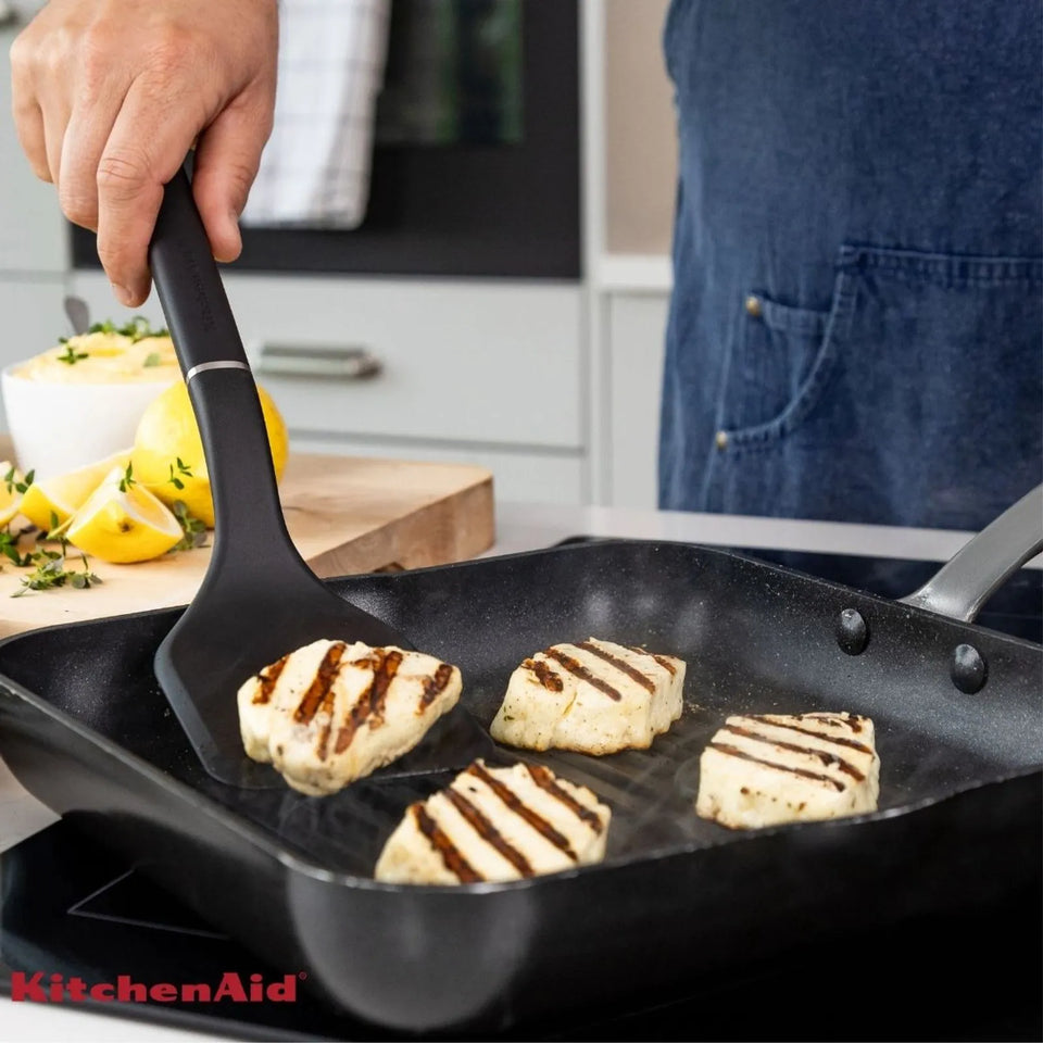 Espátula Turner Solida em Nylon Cozinha Preta KitchenAid