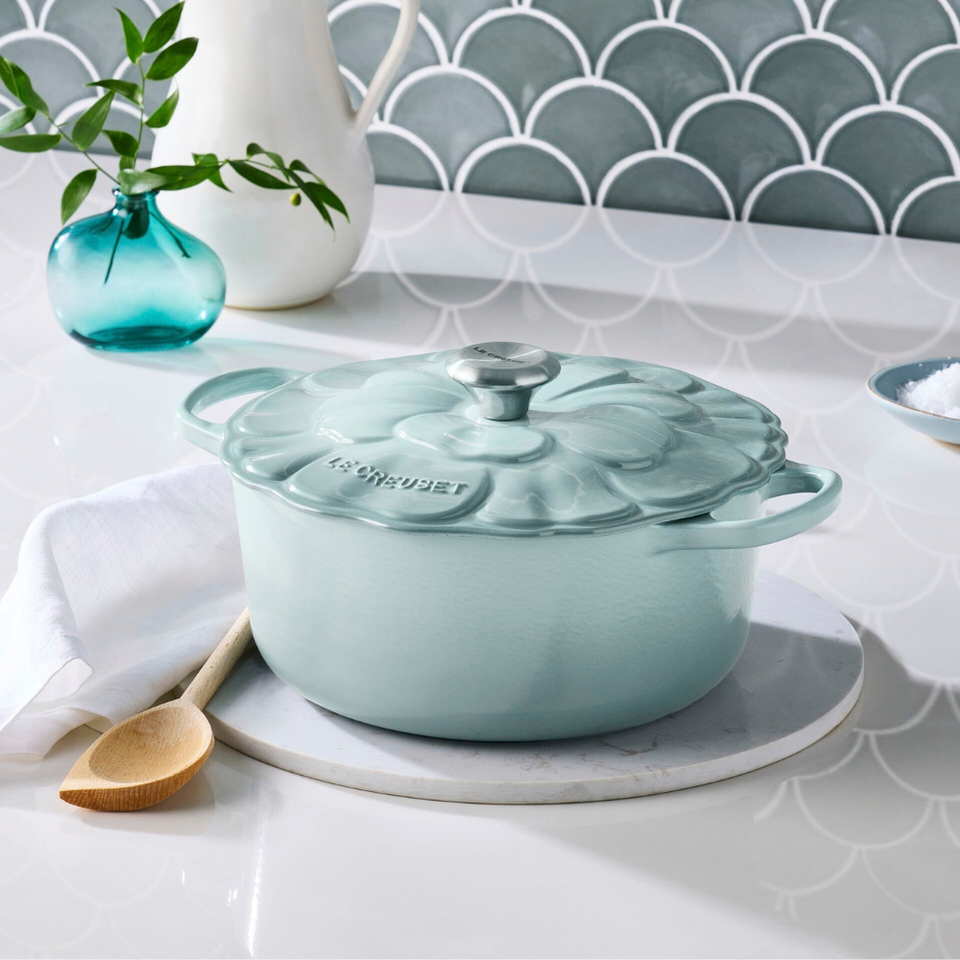 PRÉ-VENDA: Panela Redonda Signature Petal Sea Salt 5,3L 26cm Le Creuset