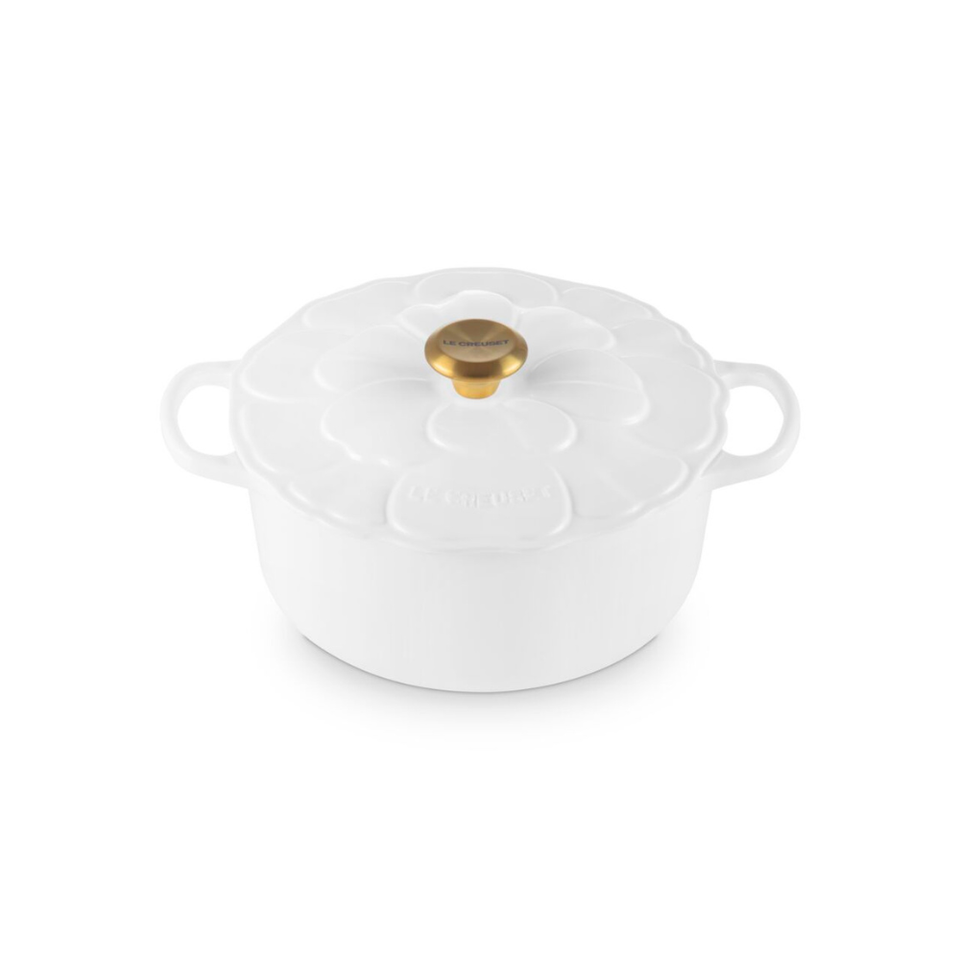 PRÉ-VENDA: Panela Redonda Signature Petal Branco Pegador Dourado 5,3L 26cm Le Creuset