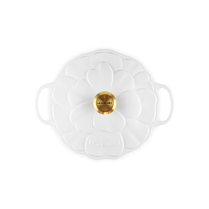 PRÉ-VENDA: Panela Redonda Signature Petal Branco Pegador Dourado 5,3L 26cm Le Creuset
