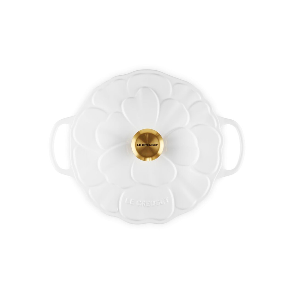 PRÉ-VENDA: Panela Redonda Signature Petal Branco Pegador Dourado 5,3L 26cm Le Creuset