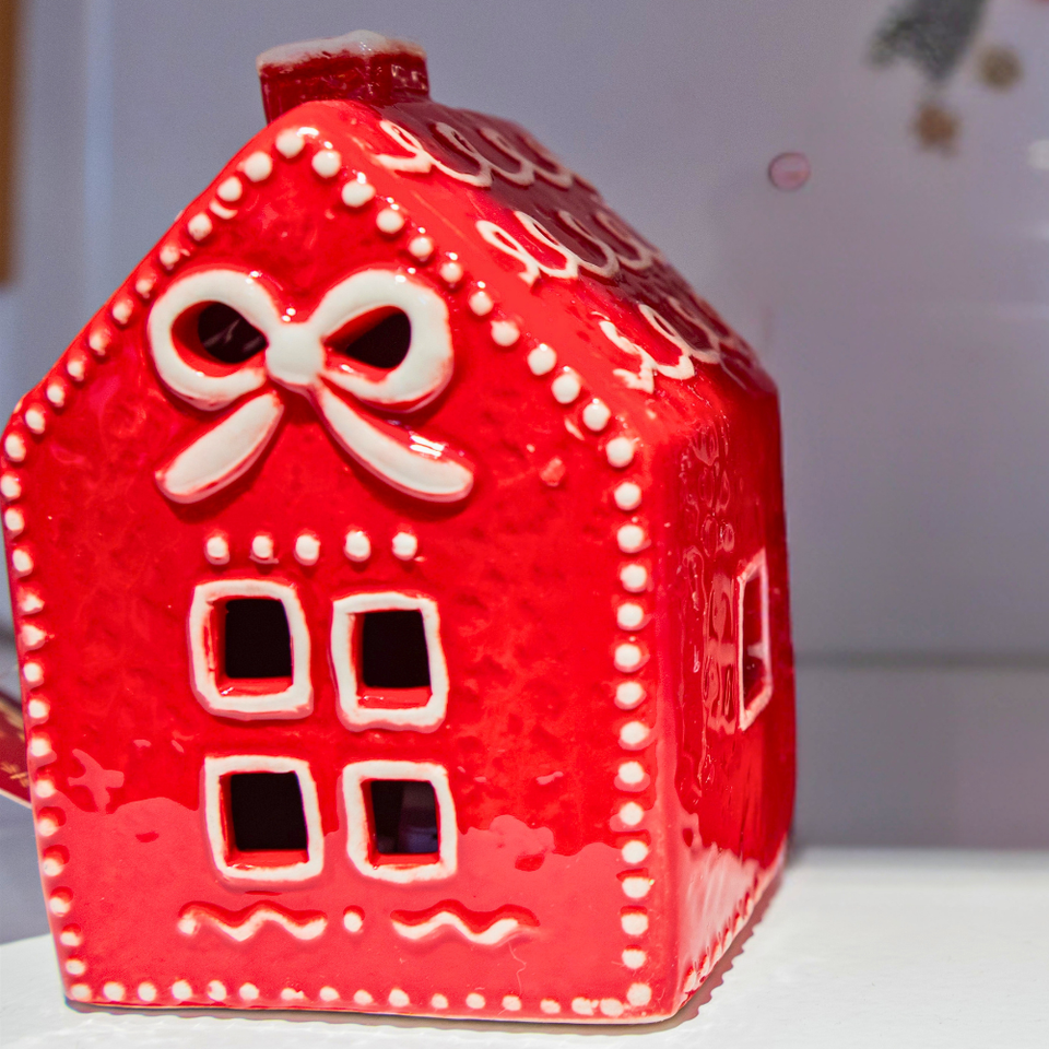 Adorno Casa Ginger Bread Cerâmica Iluminada Natal Vermelha 11cm Tuut