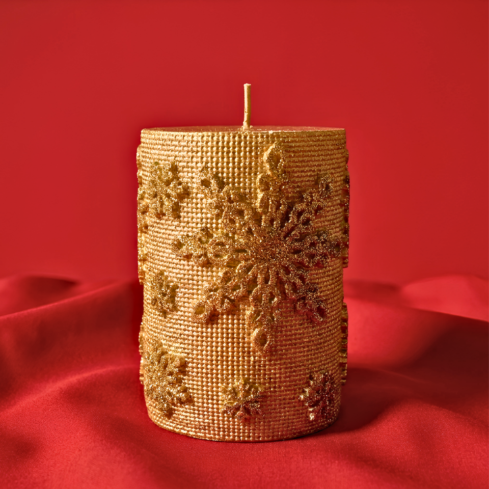 Vela Decorativa Natal Parafina Detalhes Rendada Dourada Pequena