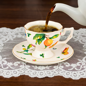 Jogo 6 Xícaras de Café com Pires Jardim de Limão Siciliano Cerâmica Filete Dourado 120ml