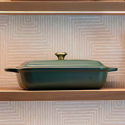 PRÉ-VENDA: Travessa Retangular Cerâmica Com Tampa San Fran Foret 31cm Le Creuset