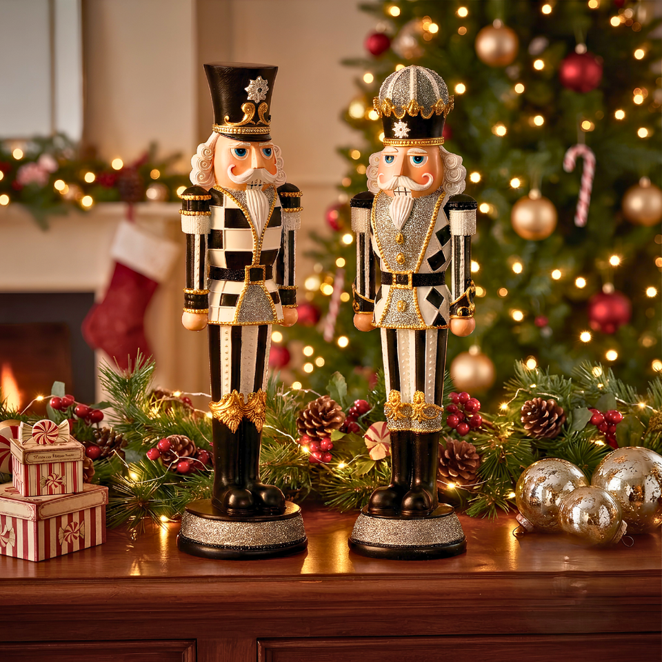 PRÉ-VENDA: Conjunto 2 Adornos Decorativos Soldado Quebra Nozes Natal Resina Branco e Preto