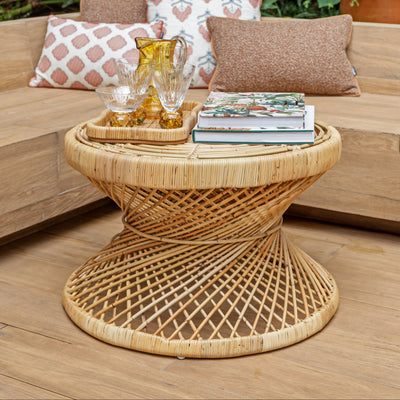 Mesa Lateral Mandola Redonda em Rattan Trançado Bahali 70x43cm