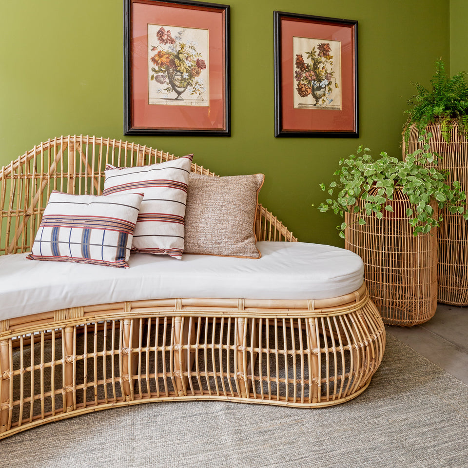 Sofá Curvo Mandola Rattan Trançado Bahali 250x80x110cm