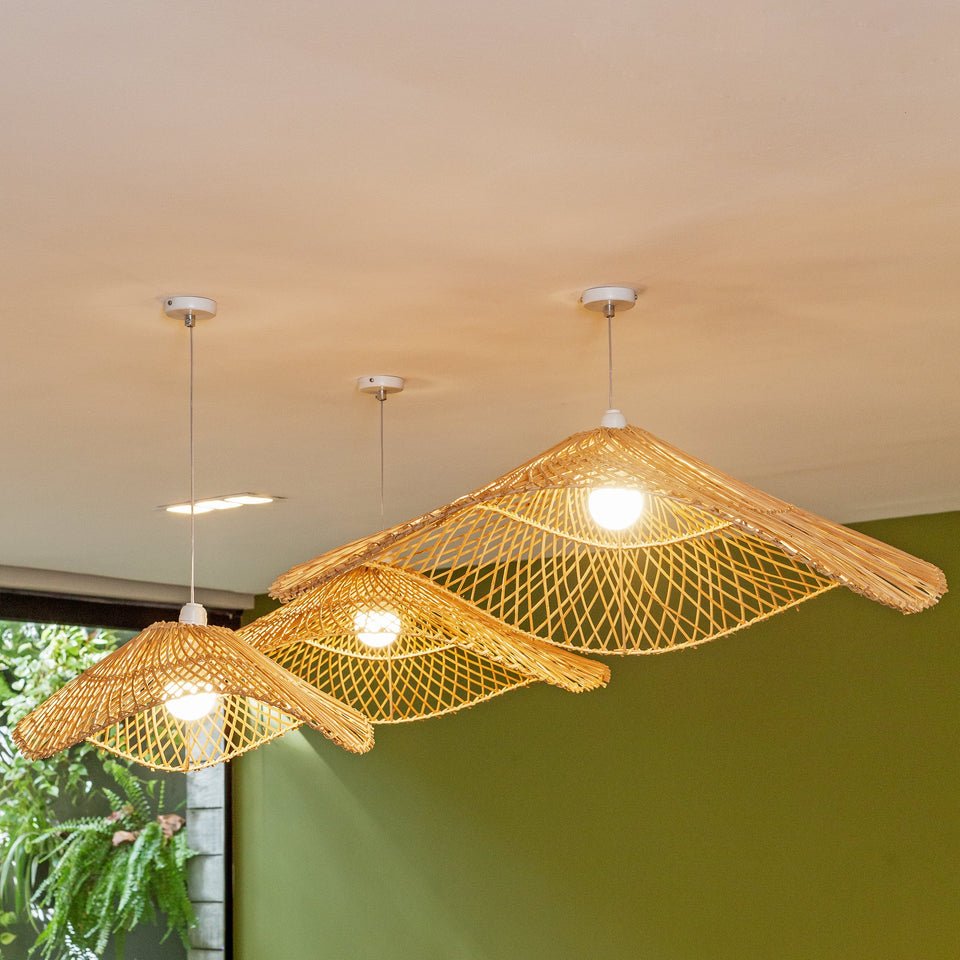Luminária Artesanal Rattan Natural Orgânica Sora 60x60x18cm Bahali