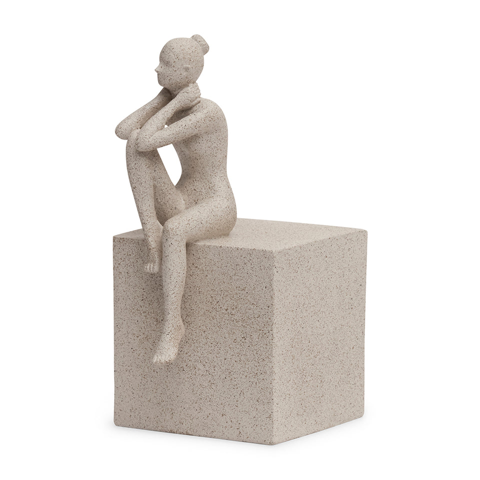 Escultura Mulher em Poliresina Areia Reflexão Mart 20,5x10x12,5cm