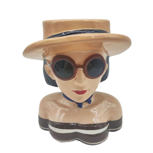 Vaso Mulher Chapéu Ceram 21cm Tuut
