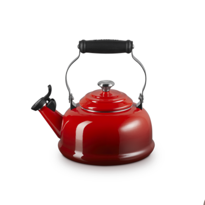 Chaleira Tradicional Com Apito 1,6L Vermelha Pegador Inox Le Creuset