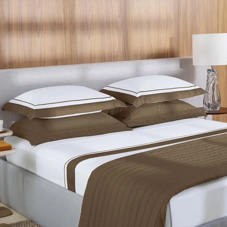 Jogo de Cama King Fiesole 4 Pçs 200 Fios 100% Algodão Branco / Marrone Trussardi