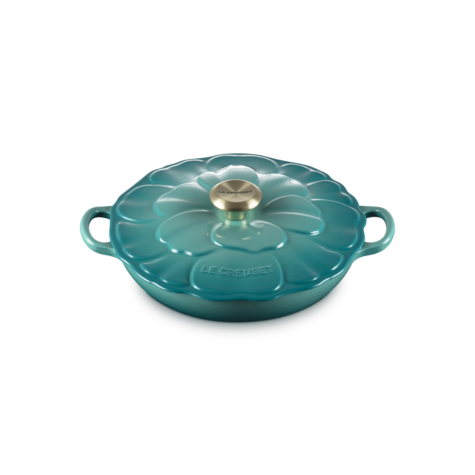 Caçarola Buffet Signature Petal Bleu Riviera com Pegador Dourado 2,2L 26cm Le Creuset