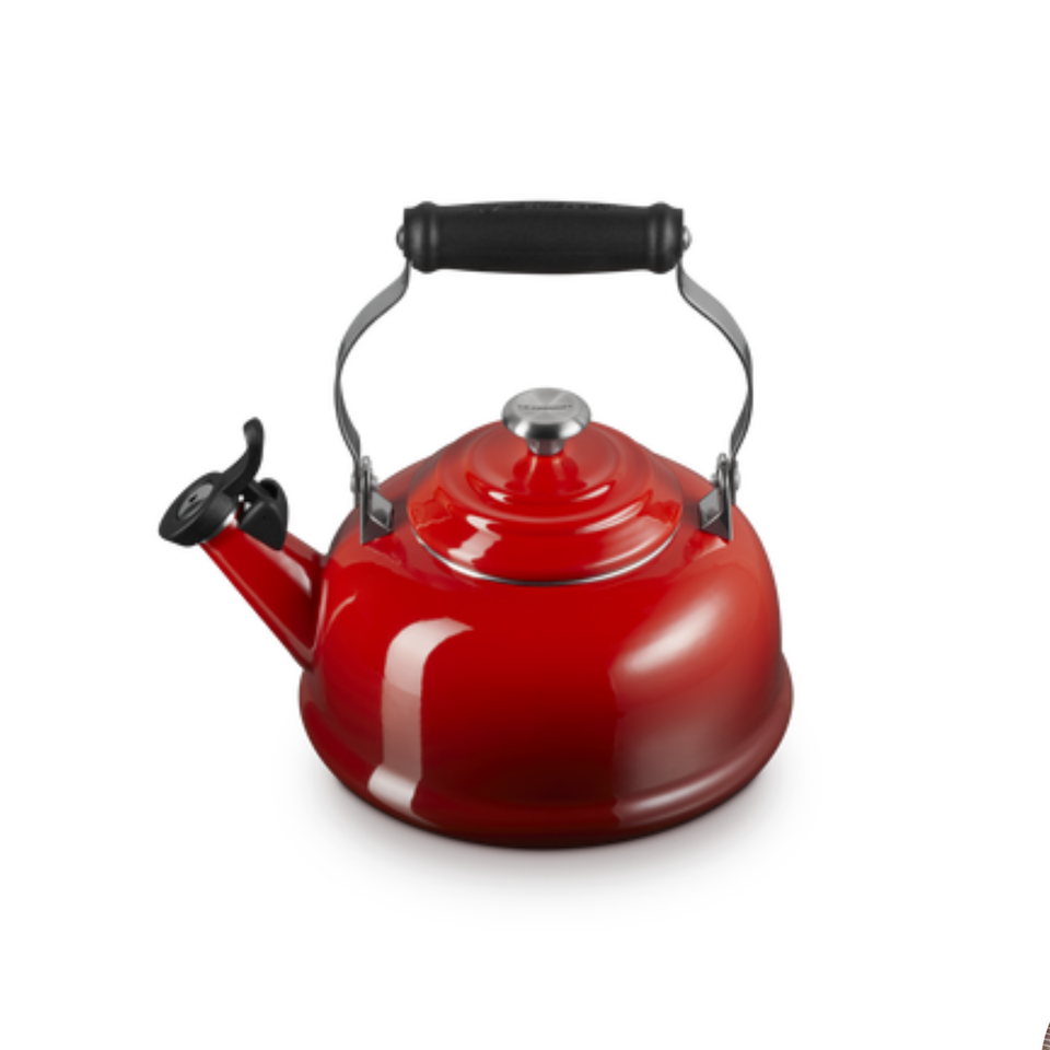 Chaleira Tradicional Com Apito 1,6L Vermelha Pegador Inox Le Creuset