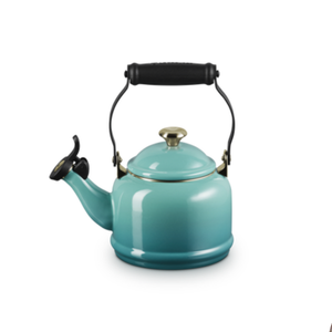 Chaleira Demi Aço Carbono Bleu Riviera com Pegador Dourado 1,1L Le Creuset
