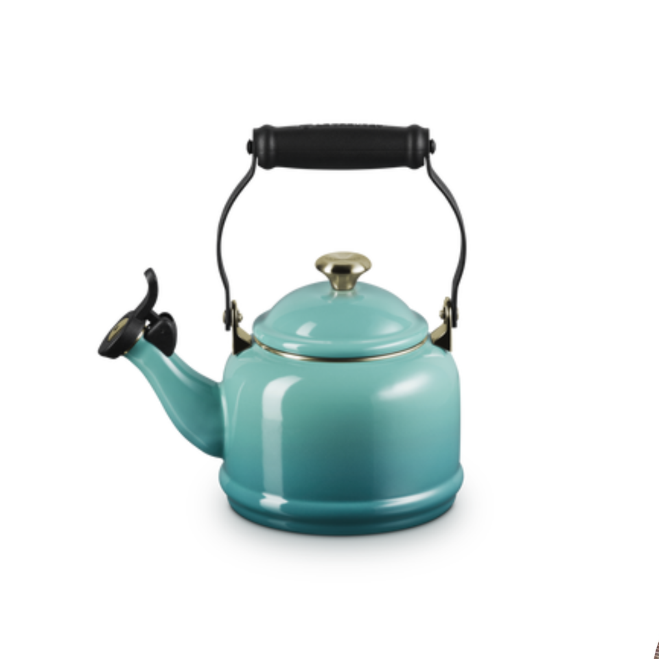 Chaleira Demi Aço Carbono Bleu Riviera com Pegador Dourado 1,1L Le Creuset