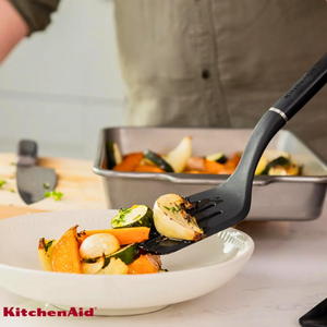 Espátula Perfurada 35cm Cozinha em Nylon Preta KitchenAid