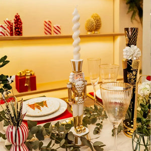 Adorno Decorativo Natal Resina Castiçal 1 Vela Soldado Quebra Nozes Dourado / Branco