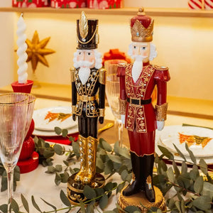 Adorno Decorativo Natal Resina Soldado Quebra Nozes Preto / Dourado 43x9cm