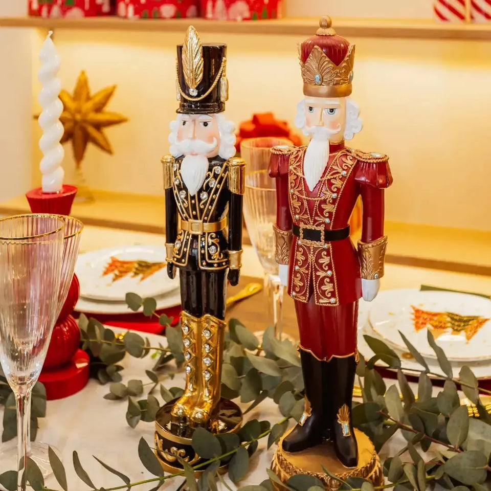 Adorno Decorativo Natal Resina Soldado Quebra Nozes Preto / Dourado 43x9cm