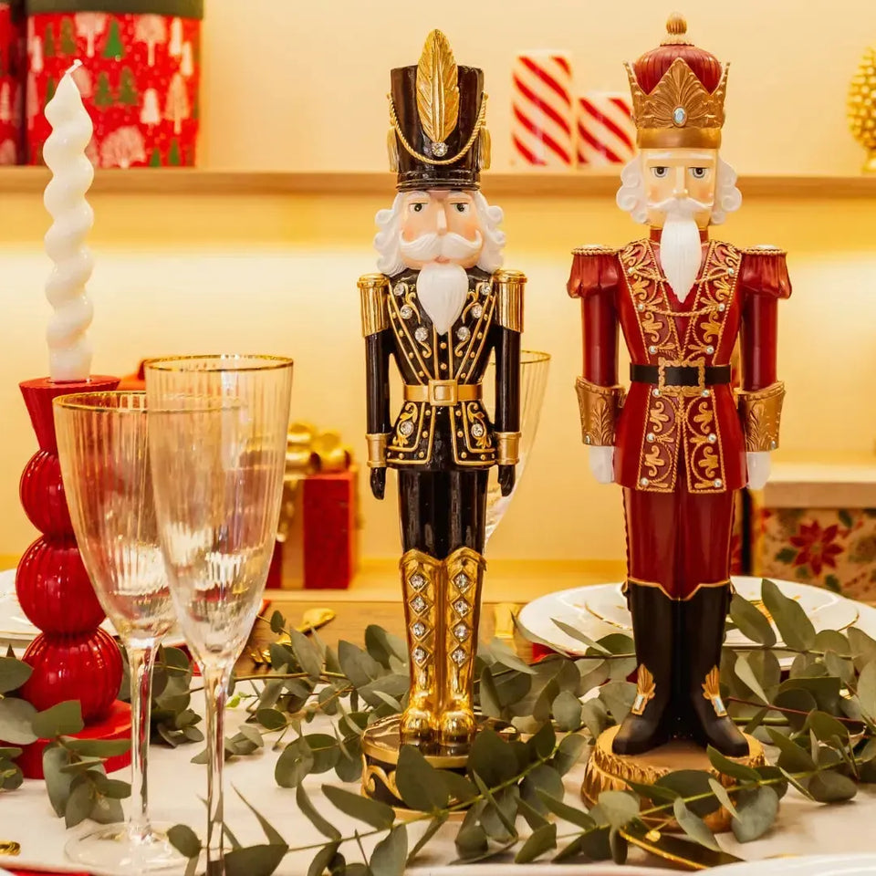 Adorno Decorativo Natal Resina Soldado Quebra Nozes Preto / Dourado 43x9cm