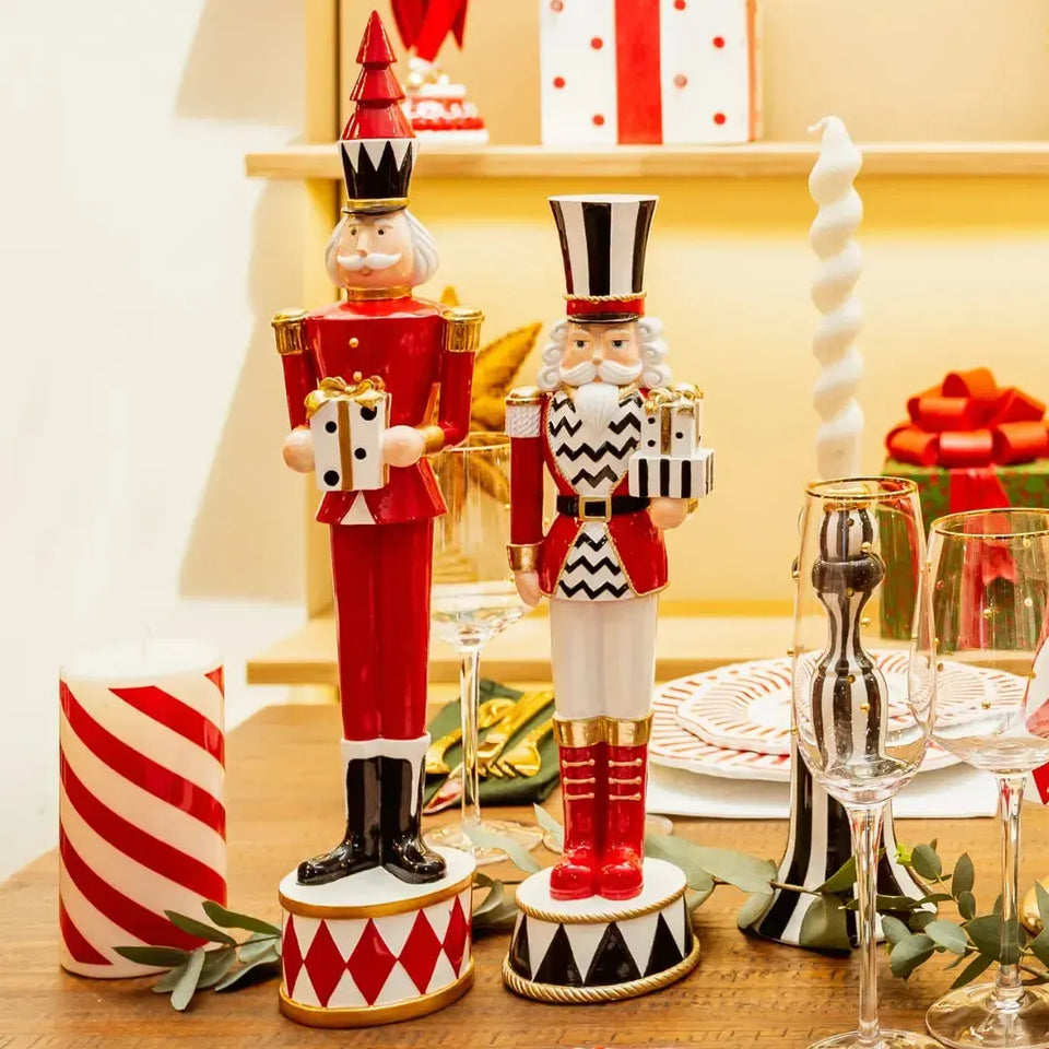 Adorno Decorativo Natal Resina Soldado Quebra Nozes Vermelho / Branco 47x9cm