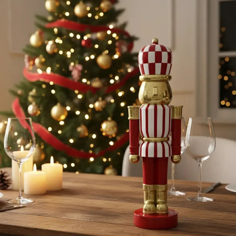 Adorno Decorativo Natal Resina Soldado Vermelho e Dourado Quebra Nozes 33x8x10cm