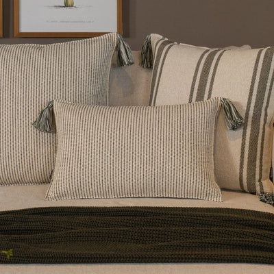 Almofada Bouclé Verde 40x60 Listra e Pingente de Tecido