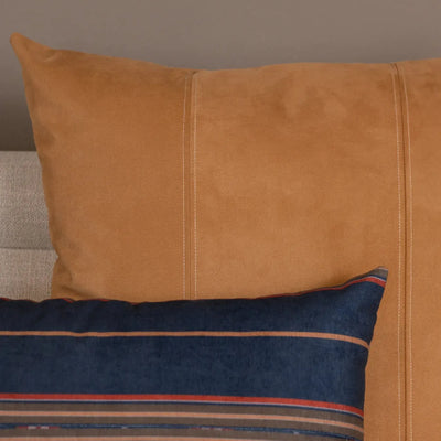 Almofada Camurça 60x60 Pesponto Caramelo