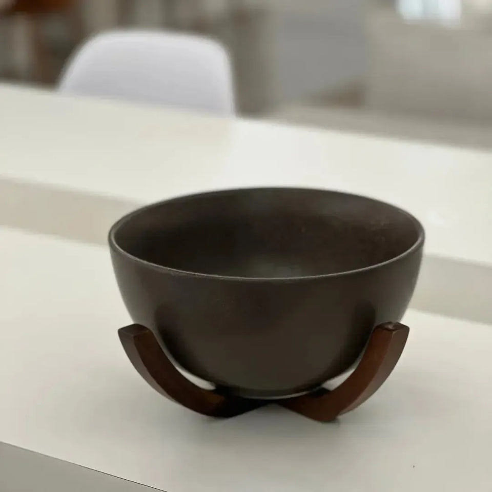 Bowl Cerâmica Marrom com Base de Madeira 23cm Linha Sintonia