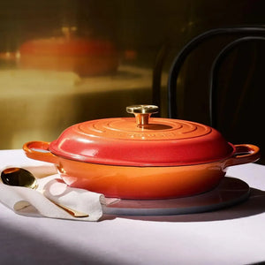 Caçarola Buffet Signature Flamme Dorée com Pegador Dourado 3,5L 30cm Le Creuset