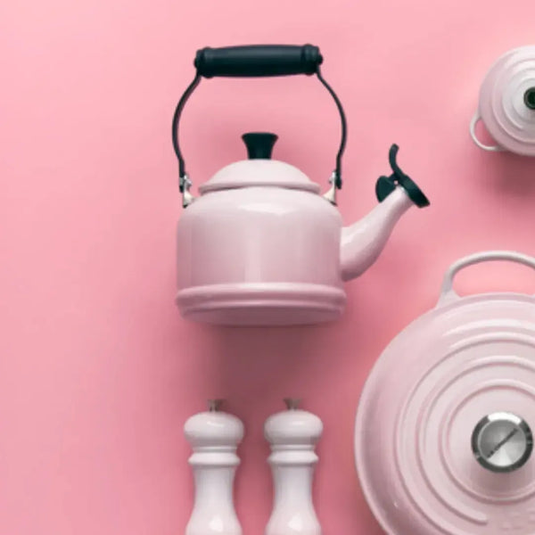 Chaleira Demi Aço Carbono Shell Pink 1,1L Le Creuset