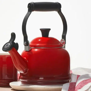 Chaleira Demi Aço Carbono Vermelha 1,1L Le Creuset