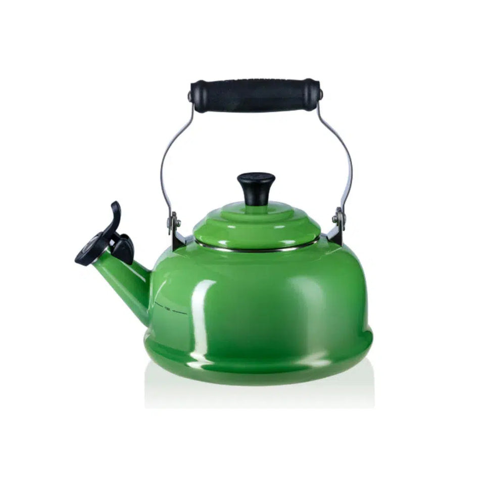 Chaleira Tradicional Com Apito 1,6L Bamboo Le Creuset