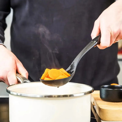 Colher para Servir Perfurada Nylon Preta KitchenAid