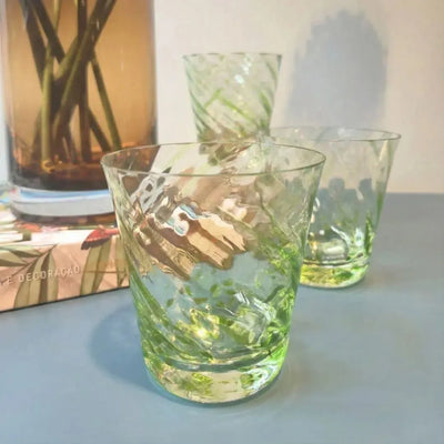 Copo Mozart em Puro Cristal para Whisky / Coquetel Murano Colors Torcido Verde Claro 450ml