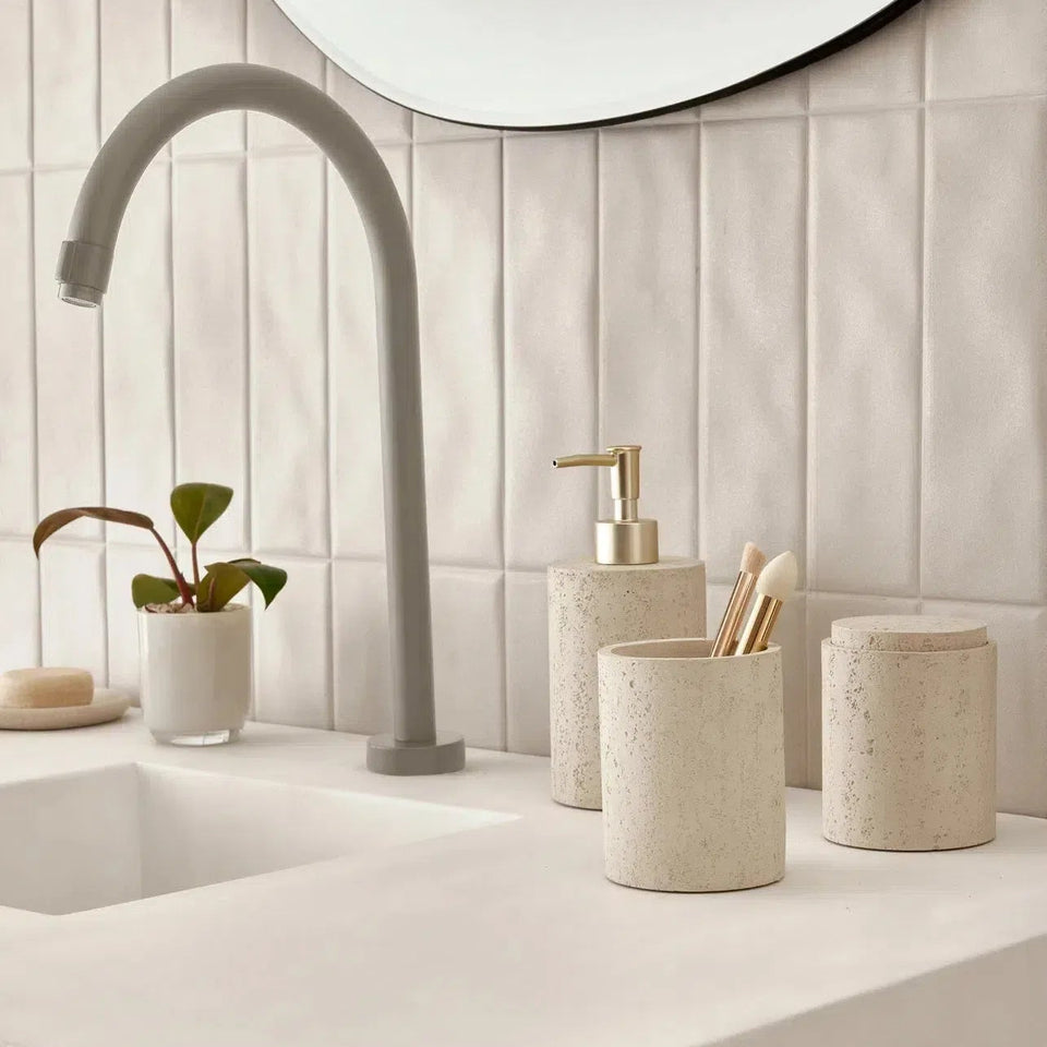 Copo em Poliresina Bege 10,5x8cm Mart