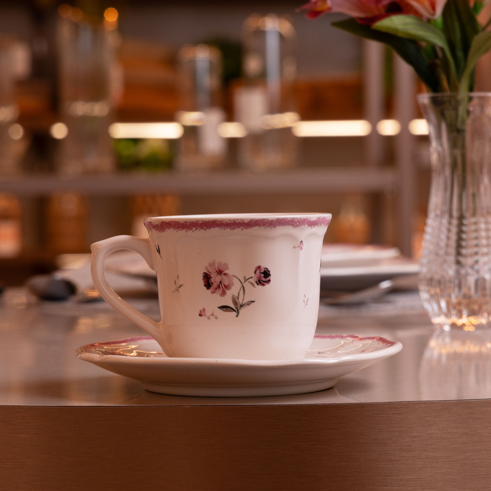 Conjunto 4 Xícaras de Chá com Pires Cerâmica Florescer Rosa 200ml