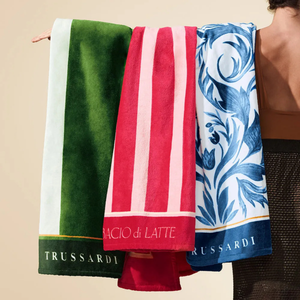 Toalha de Praia Moldura Trussardi + Bacio di Latte