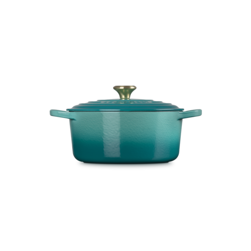 Panela Le Creuset Redonda Signature Bleu Riviera com Pegador Dourado 3,3L 22cm