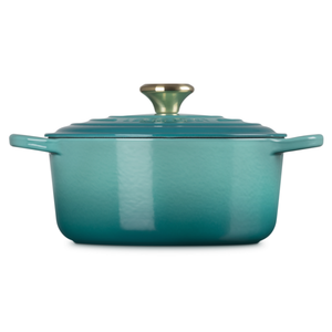 Panela Le Creuset Redonda Signature Bleu Riviera com Pegador Dourado 4,2L 24cm
