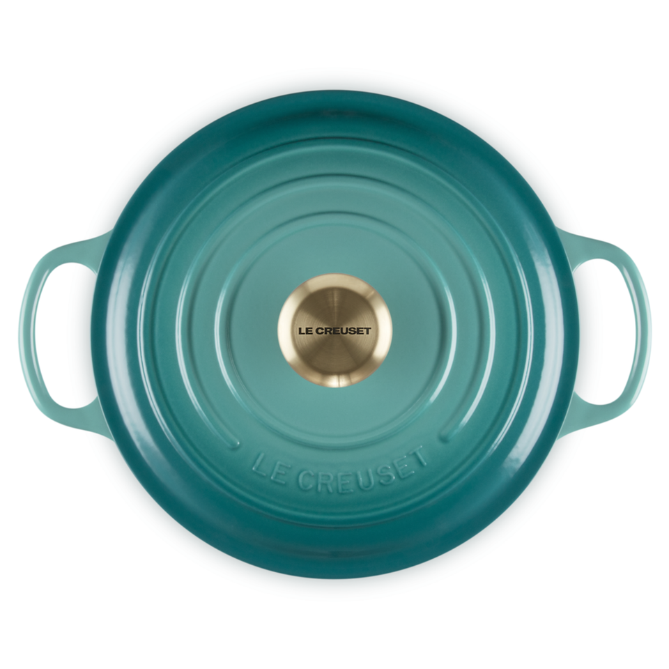 Panela Le Creuset Redonda Signature Bleu Riviera com Pegador Dourado 6,7L 28cm