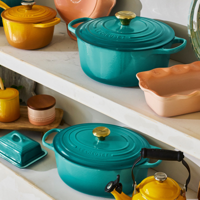 Panela Le Creuset Oval Signature Bleu Riviera com Pegador Dourado 6,3L 31cm