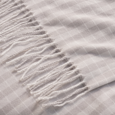 Manta Rione 100% Poliéster Branco / Cinza Trussardi