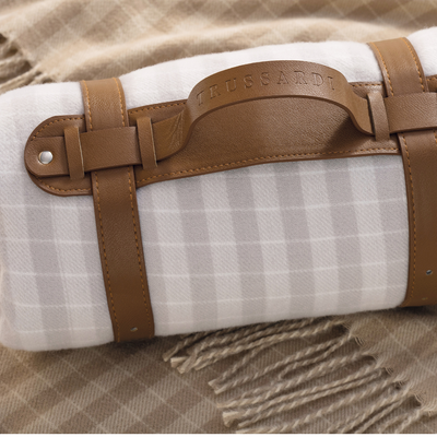 Manta Rione 100% Poliéster Branco / Cinza Trussardi