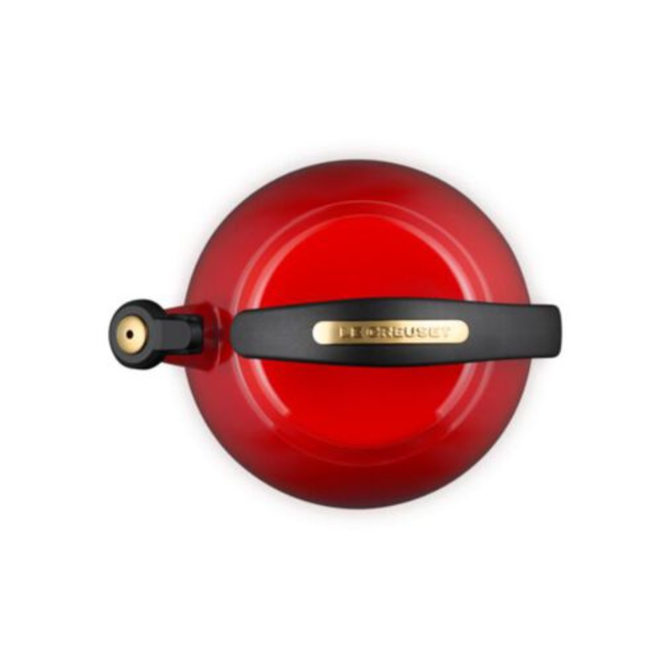 Chaleira Cloche 2,1L Vermelha com Pegador Dourado Le Creuset