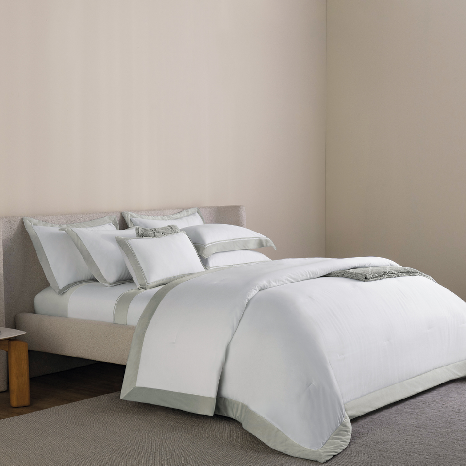 Almofada Valestro 300 Fios Cetim 100% Algodão Egípcio 40x60cm Branco / Platino Trussardi