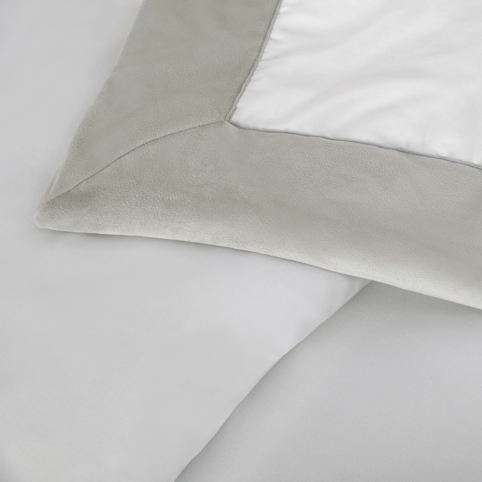 Jogo de Cama Queen Valestro 4 Pçs 300 Fios 100% Algodão Egípcio Branco / Platino Trussardi