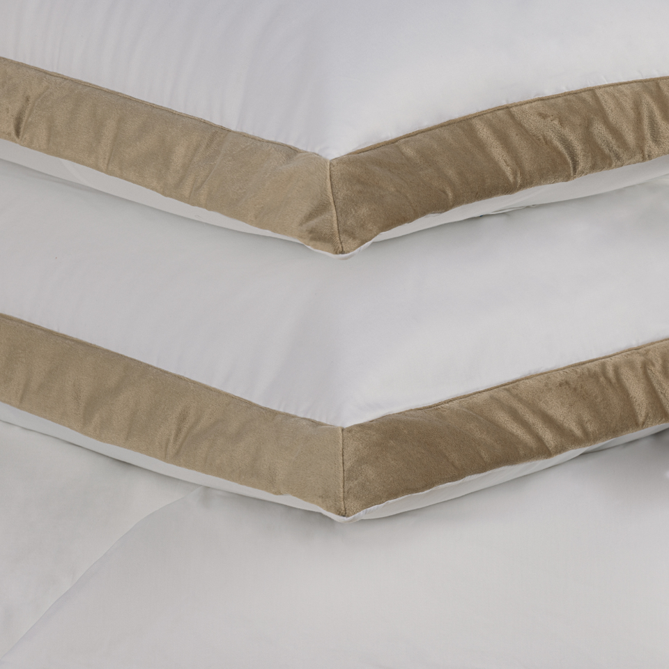 Jogo de Cama Queen Valestro 4 Pçs 300 Fios 100% Algodão Egípcio Branco / Nocciola Trussardi